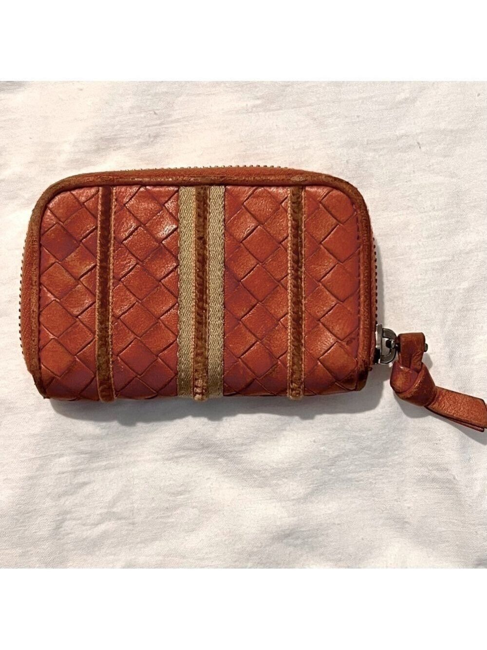 BOTTEGA VENETTA compact zip around card holder.